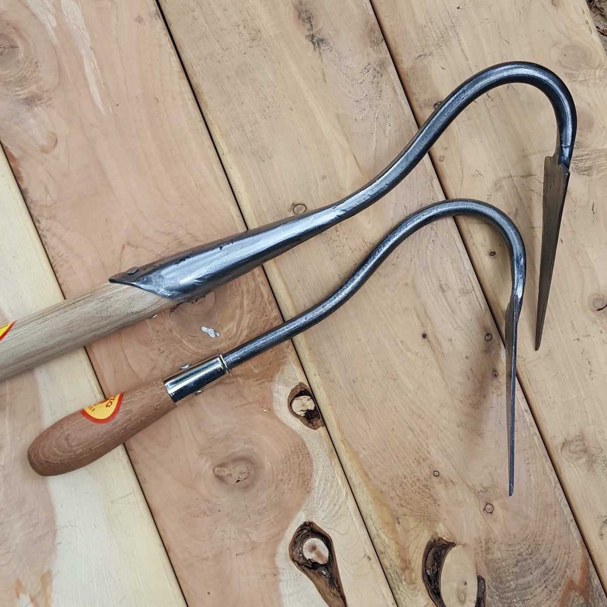The standard hoe head is the same size as that found on our hand tool.